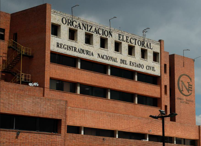 El Tribunal Administrativo de Cundinamarca reconoce falla de la Registraduría Nacional del Estado Civil, pero niega indemnización por falta de prueba.